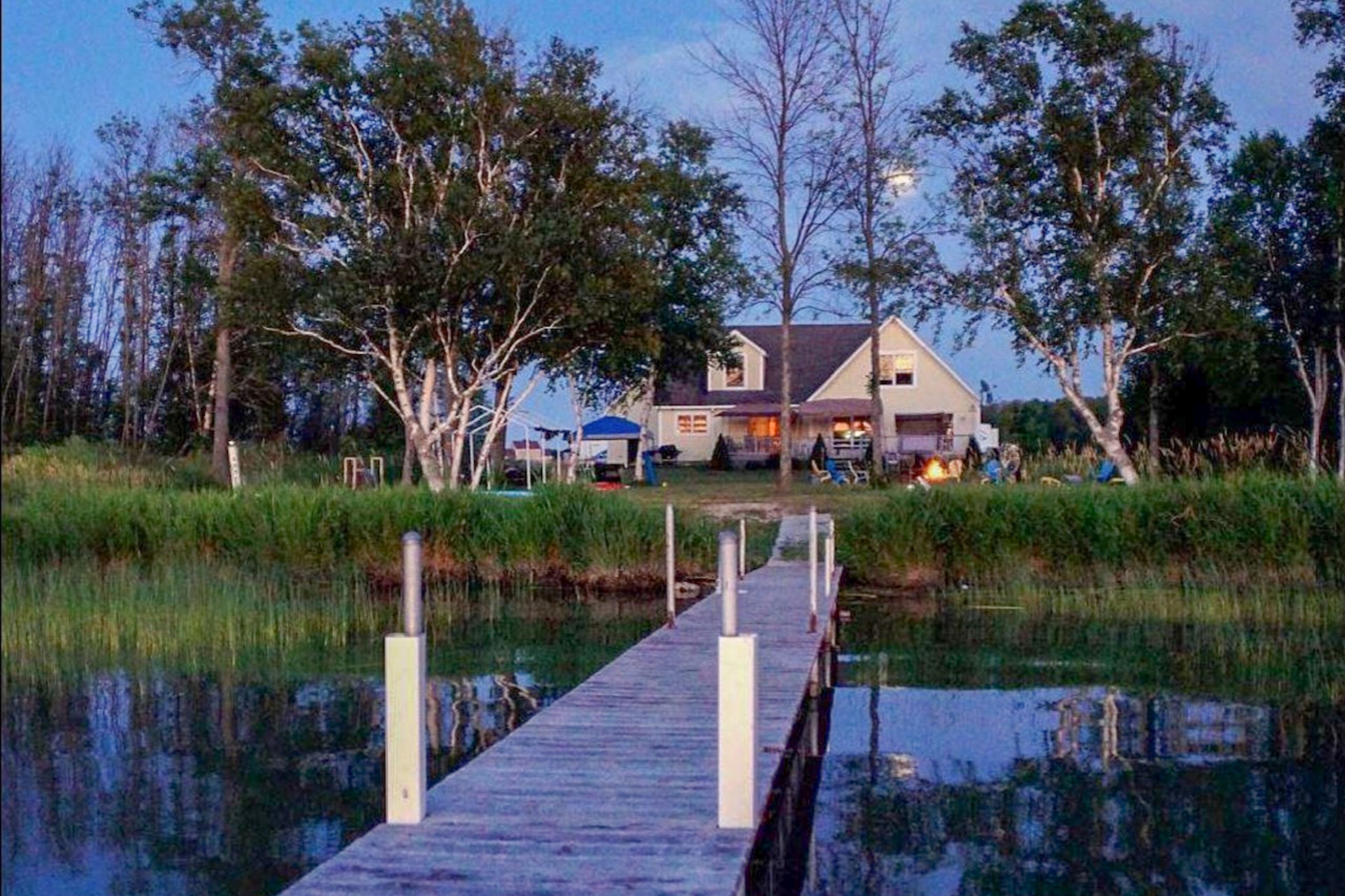 Family-Friendly Lakefront Home w/ Huge Yard, Free WiFi, Firepit, Furnished Deck