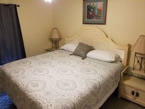 2 slaapkamers, een strijkplank/strijkijzer, gratis wifi, beddengoed