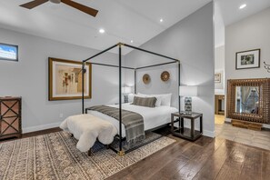 4 bedrooms, iron/ironing board, Internet, bed sheets