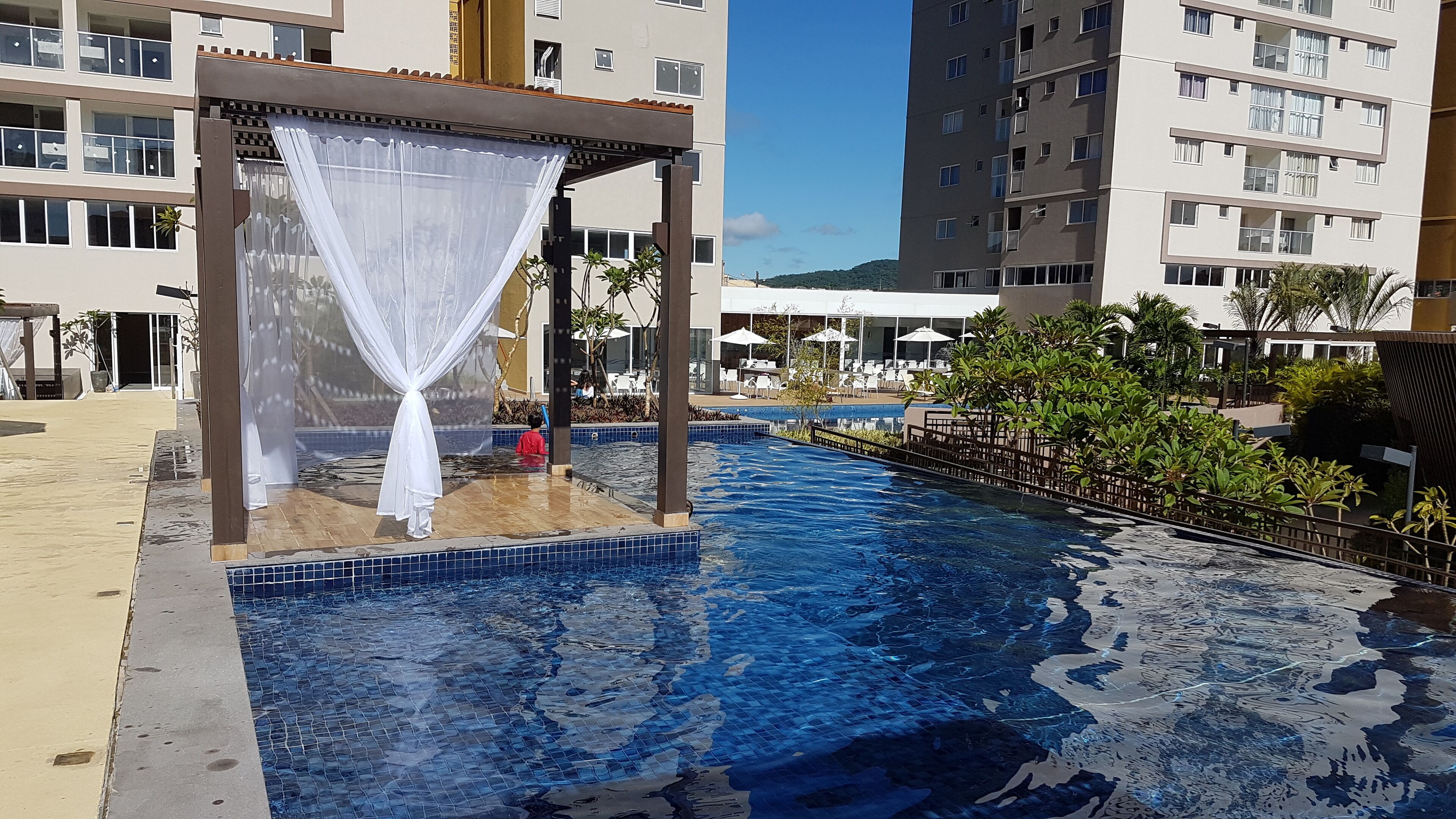 Innenpool, Außenpool