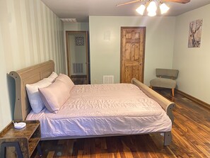 4 camere, una scrivania, ferro/asse da stiro, Wi-Fi gratuito