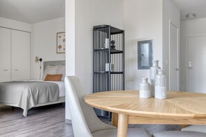 1 sovrum, strykjärn/strykbräda, wi-fi och sängkläder