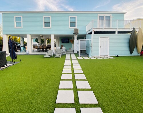 3-bedroom house in Lower Keys with Hot Tub, Sleeps 10+, Pet Freindly