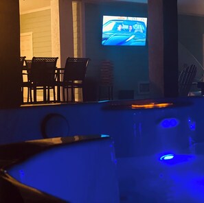 Interior - 3-bedroom house in Lower Keys with Hot Tub, Sleeps 10+, Pet Freindly (Big Pine Key)