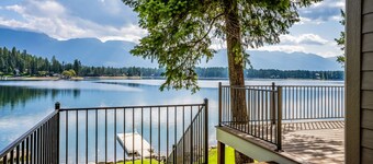 Waterfront home on Echo Lake with dock, amazing view, deck & washer/dryer