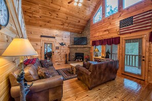 Smart-TV, Kamin, Videospiele, DVD-Player