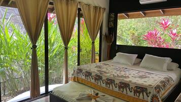 2 bedrooms, in-room safe, iron/ironing board, free WiFi