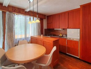 Fridge, oven, dishwasher, toaster