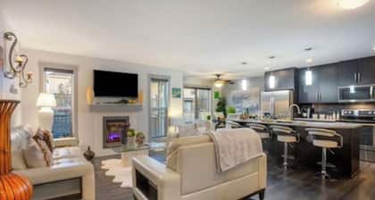 Cozy and beautiful three bedroom house close to lake
