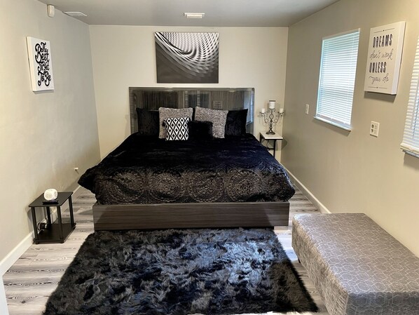 2 habitaciones, tabla de planchar con plancha y wifi gratis 