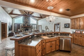 Fridge, microwave, oven, stovetop - Luxury Ranch Retreat on 100+ Acres Near Dallas w/ Pool & Lake Access (Blue Ridge)