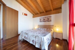 4 habitaciones, tabla de planchar con plancha y wifi gratis 