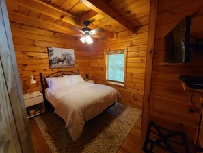 2 soverom, strykejern/-brett, reiseseng for barn og wi-fi (inkludert)