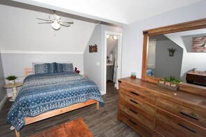 3 habitaciones, escritorio, tabla de planchar con plancha y wifi gratis