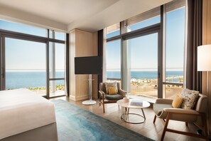 Een minibar, een kluis op de kamer, individueel gedecoreerd