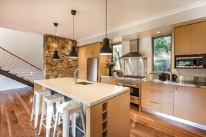 微波炉、烤箱、炉灶、洗碗机