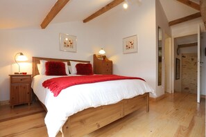 4 bedrooms, iron/ironing board, travel cot, free WiFi