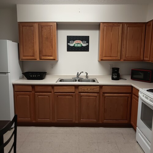 Spacious Furnished 2 Bedrooms, 1 Bathroom Apartment! 
Your Home Away from Home
