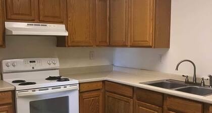 Spacious Furnished 2 Bedrooms, 1 Bathroom Apartment!
Your Home Away from Home