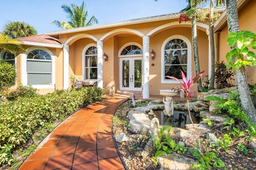 LE CHALET Private Luxury house in Loxahatchee FL