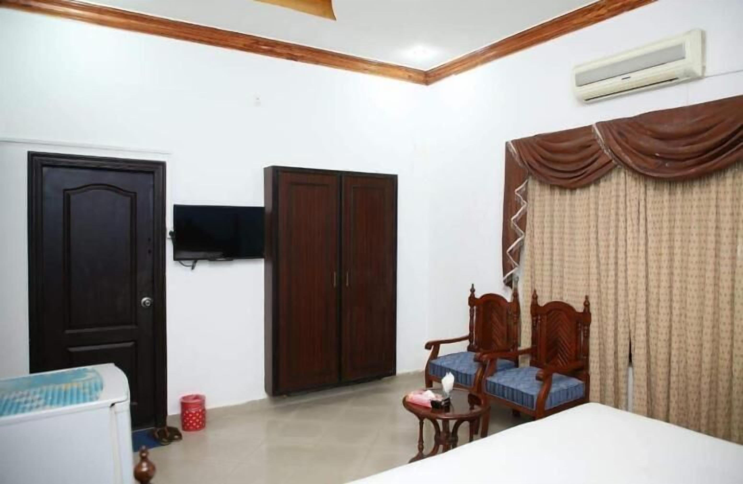 deluxe double or twin room | iron/ironing board, free wifi, bed sheets