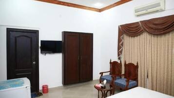 Deluxe Double or Twin Room | Iron/ironing board, free WiFi, bed sheets