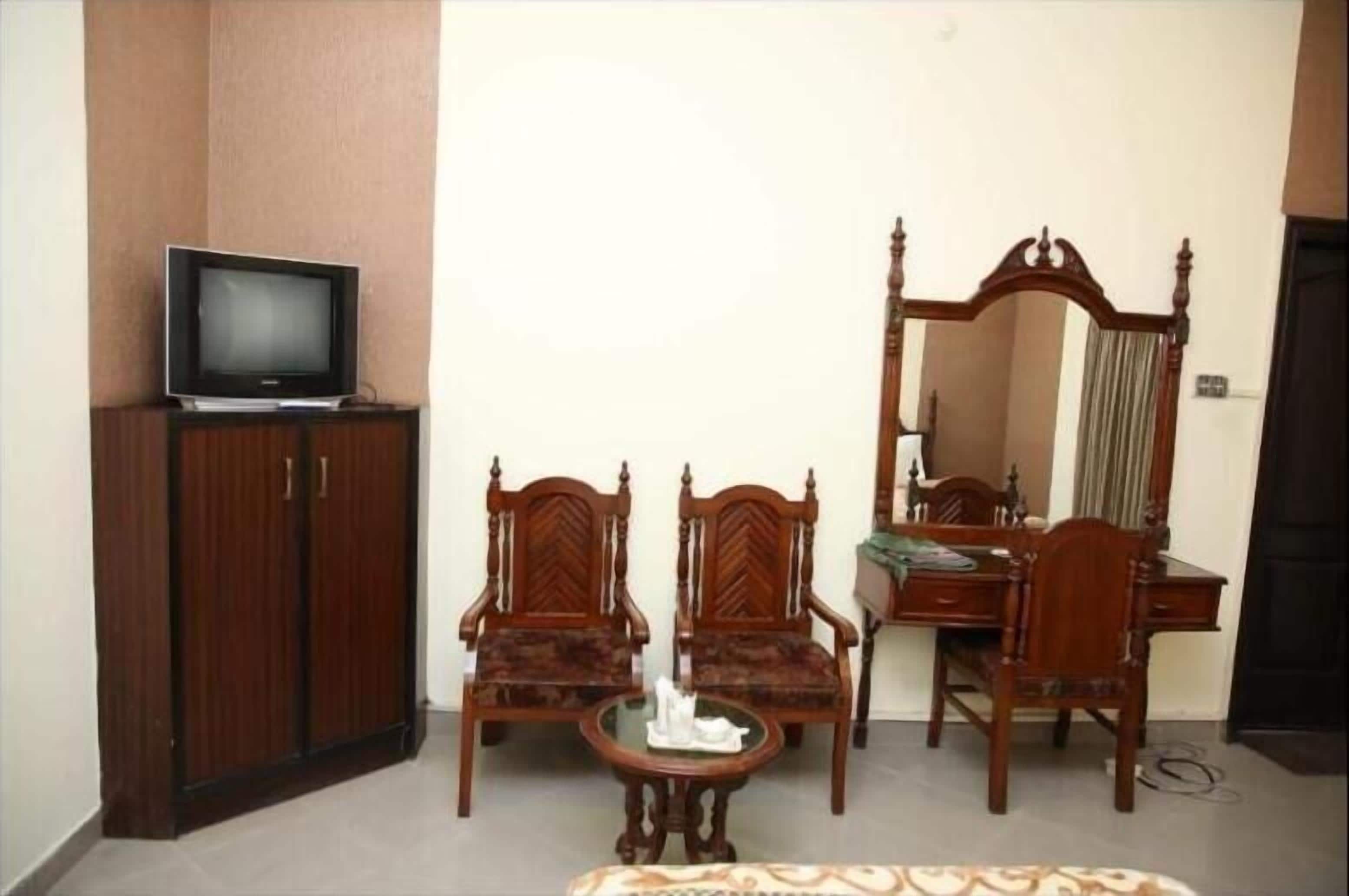 deluxe double or twin room | room amenity