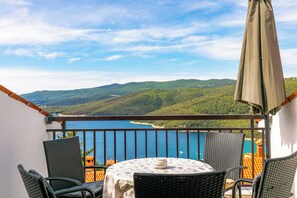 Outdoor dining - Apartment 828/34811 (Istria - Rabac), 700m from the beach (Rabac)