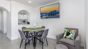 Dining - Uninterruped Waterviews (BONGAREE)