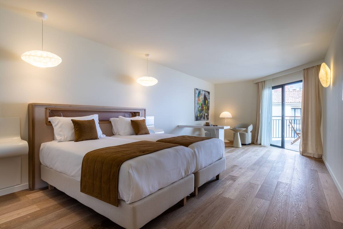 Comfort-Doppel- oder -Zweibettzimmer, Meerblick | Zimmersafe, individuell dekoriert, individuell eingerichtet
