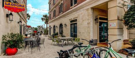Enjoy dining and shopping in Seacrest