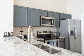 微波炉、烤箱、炉灶、洗碗机