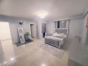 3 Schlafzimmer, Schreibtisch, Bügeleisen/Bügelbrett, kostenloses WLAN