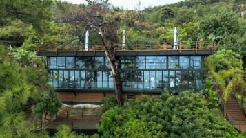 Fachada de la propiedad