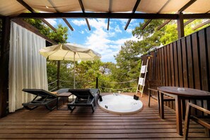 Therapy Stone House | Vista do quarto