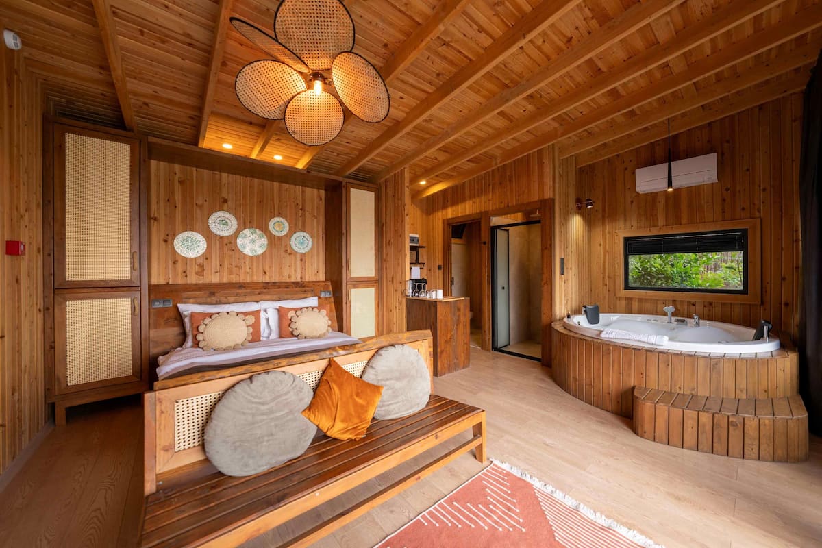 Cedrus Wood House | 1 quarto, roupas de cama de algodão egípcio, roupas de cama premium