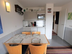 Fridge, microwave, dishwasher, toaster