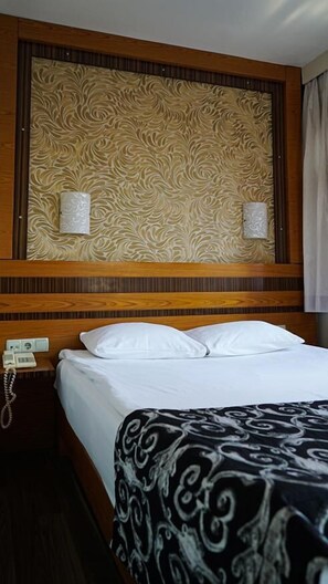 Double or Twin Room | Minibar, desk, laptop workspace, free WiFi - Atlas Hotel (Bursa)