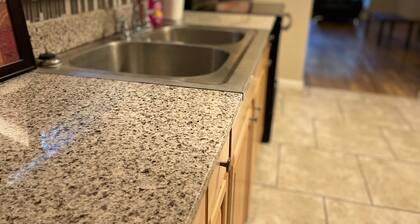 Comfy Cozy 3 Bedroom 2 Full Bathroom