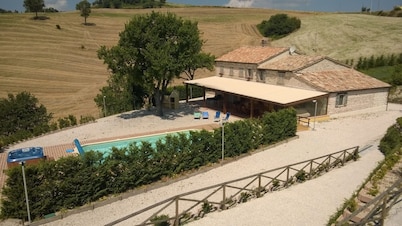 Villa private pool Jacuzzi in panoramic position. Special offers from May to September