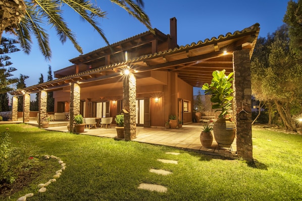 Fachada de la propiedad