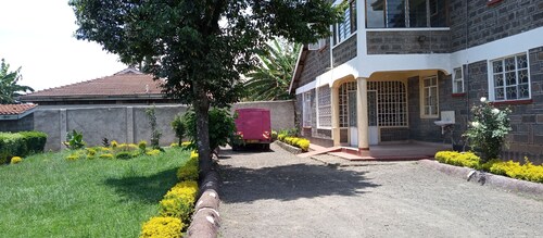 modern maintained house with good amenities and  near lake nakuru park CBD