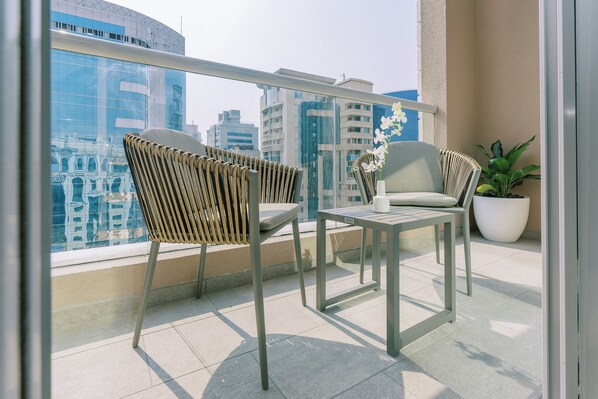 1 bedroom, hypo-allergenic bedding, minibar, in-room safe