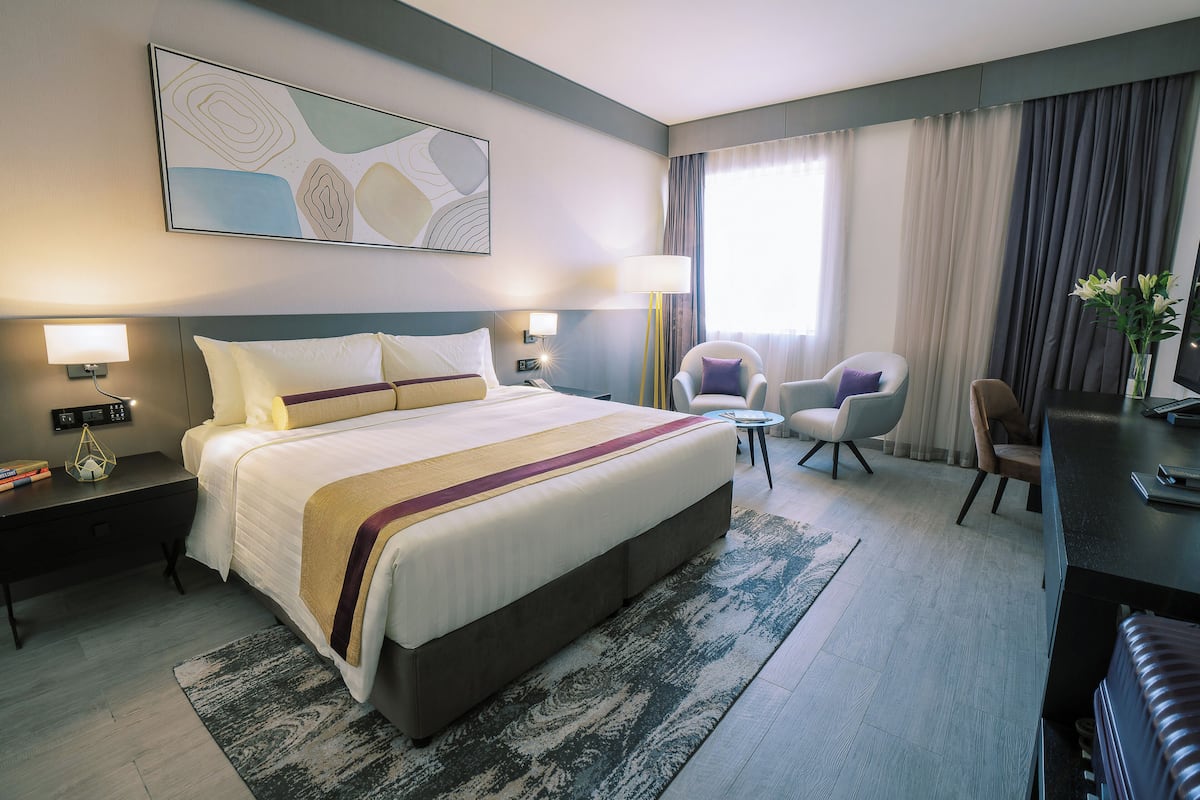 1 bedroom, hypo-allergenic bedding, minibar, in-room safe