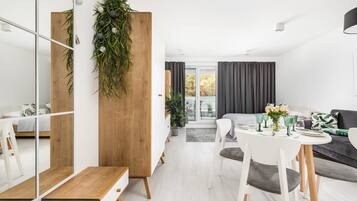 Fer et planche Ă repasser, Wi-Fi, draps fournis