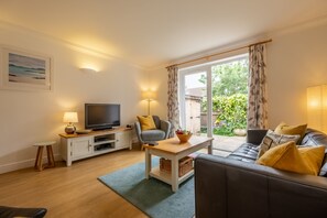 TV - Rowan Cottage, Holt, Norfolk (Holt)