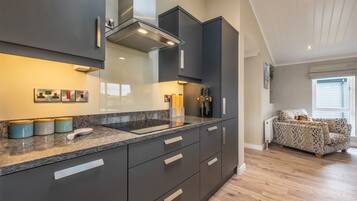 Réfrigérateur, micro-ondes, four, lave-vaisselle