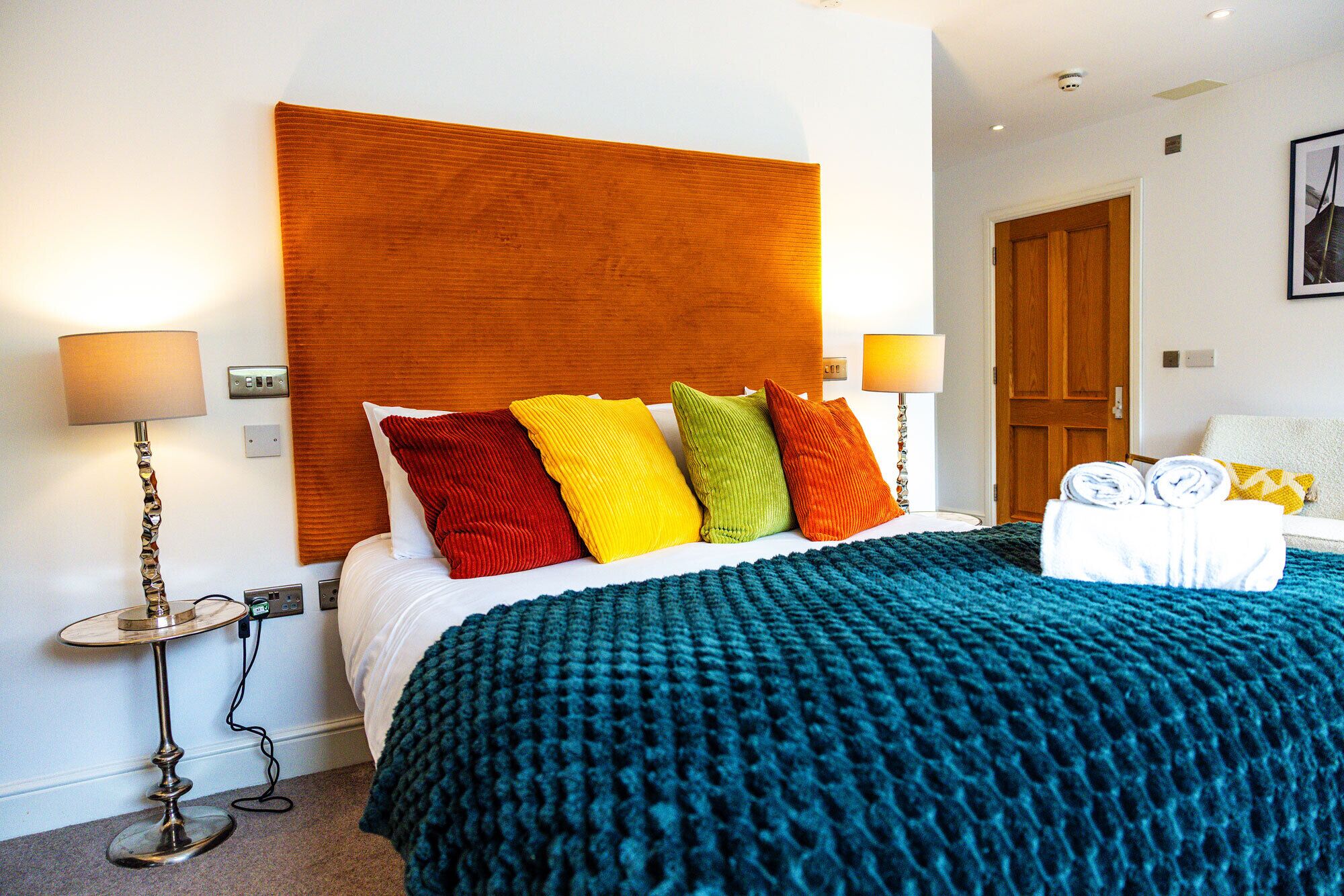 标准房, 1 张特大床, 庭院景观 | 特色装修、特色家居、笔记本电脑工作区、熨斗/熨衣板