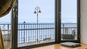 奢华公寓 (Cliff View)