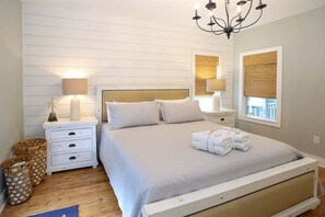 3 habitaciones, tabla de planchar con plancha y cuna de viaje 